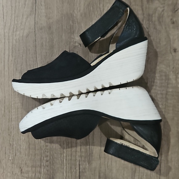Fly London Yake 881 Cupi Mous Black Wedge Sandal Suede Leather White Sole 37 7 - Picture 6 of 13